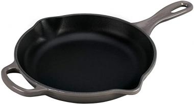 Le Creuset Enameled Cast Iron Signature Iron Handle Skillet, 9" (1-3/8 qt.), Oyster