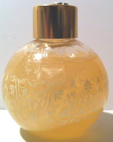 Bath and Body Works Warm Vanilla Shimmer Sugar Bubble Bath Ornament 4 Fl Oz