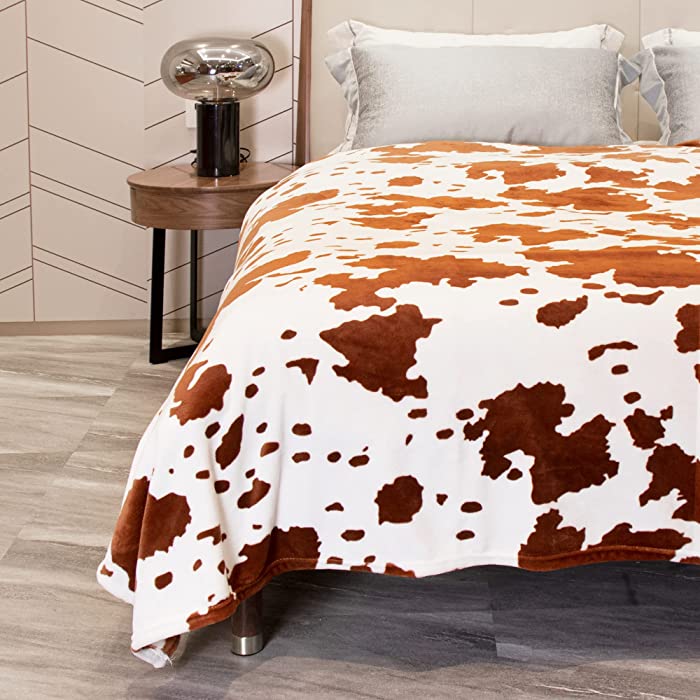 Brown Cow Print Throw Blanket Flannel Fleece Throw Blankets Twin Size 60*80IN Dog Blanket With Cow Print Soft Fluffy Warm Home Decor and Furniture Protector Throw Blankets for Couch Bed Adult Baby Pet