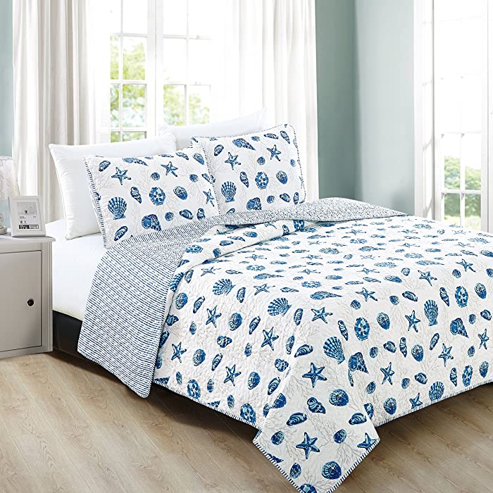 Great Bay Home 3-Piece Coastal Beach Theme Quilt Set with Shams. Soft All-Season Luxury Microfiber Reversible Bedspread and Coverlet. Bali Collection (Full / Queen, Blue)