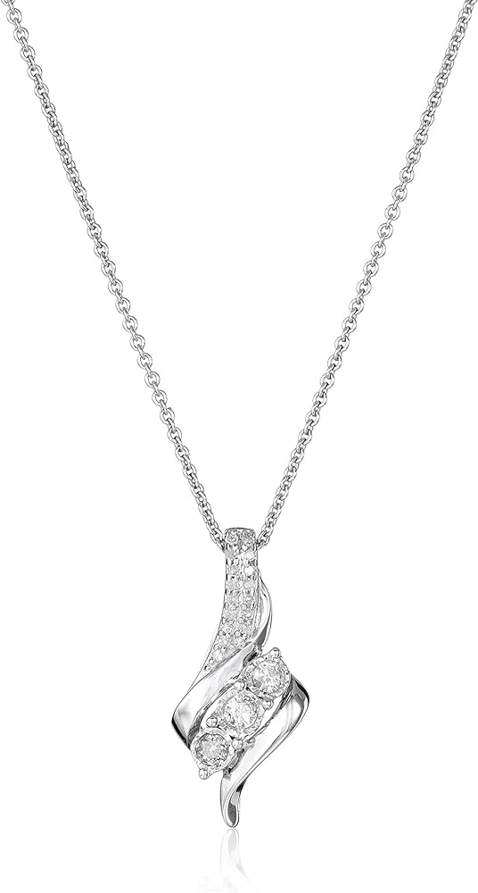 Amazon Essentials Diamond 3 Stone Pendant Necklace (1/4 cttw), 18" (previously Amazon Collection)