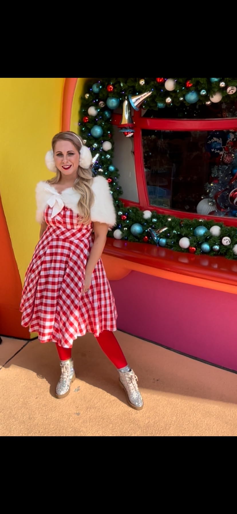 The perfect holiday outfit for Grinchmas at Universal Studios Orlando ❤️🎄