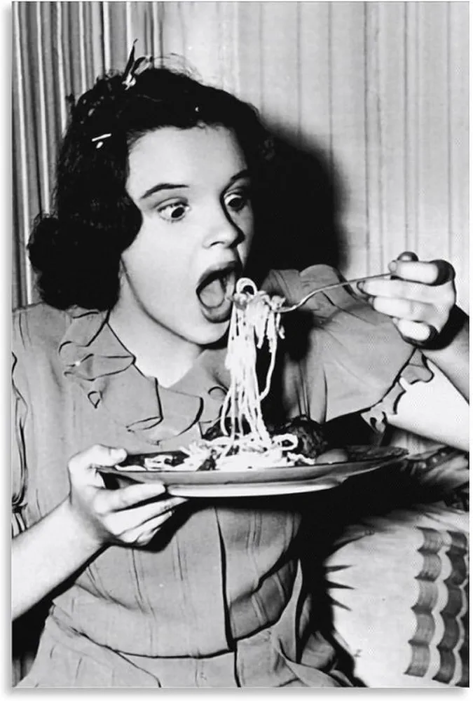 AAHARYA Vintage Poster Old Photo of Judy Garland Eating Spaghetti Wall Art Deco Canvas Print Sea Canvas Painting Wall Art Poster for Bedroom Living Room Decor 08x12inch(20x30cm) Unframe-style