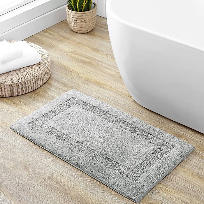 Tommy Bahama | Long Branch Collection | Bath Rug-100% Cotton, Super Soft & Absorbent, Low-Linting & Reversible, 21 x 34, Grey