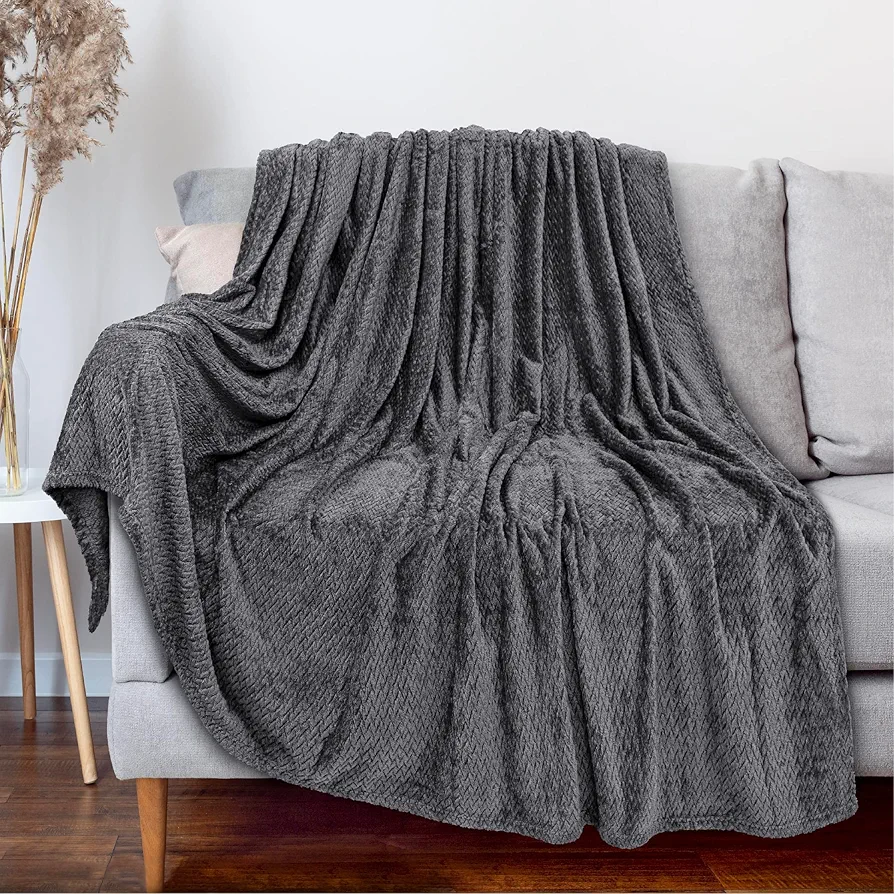 PAVILIA Soft Fleece Dark Grey Throw Blanket for Couch, Lightweight Plush Warm Blankets for Bed, Fuzzy Cozy Flannel Blanket Throw for Sofa, Travel, Jacquard Pattern, Charcoal Gray, 50x60 inch